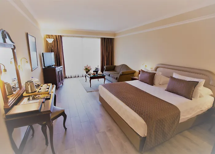 Karaca Hotel