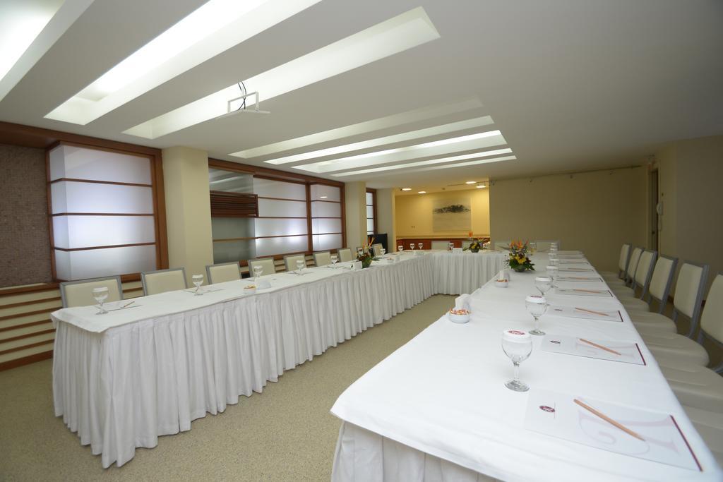 Karaca Otel İzmir